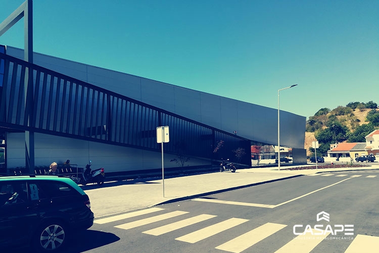Edifício metálico comercial