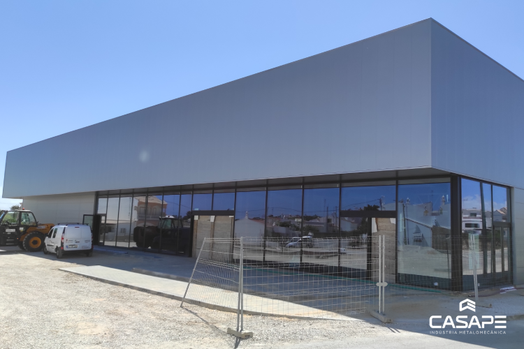 Edifício metálico comercial