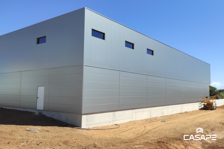 Edifício metálico comercial