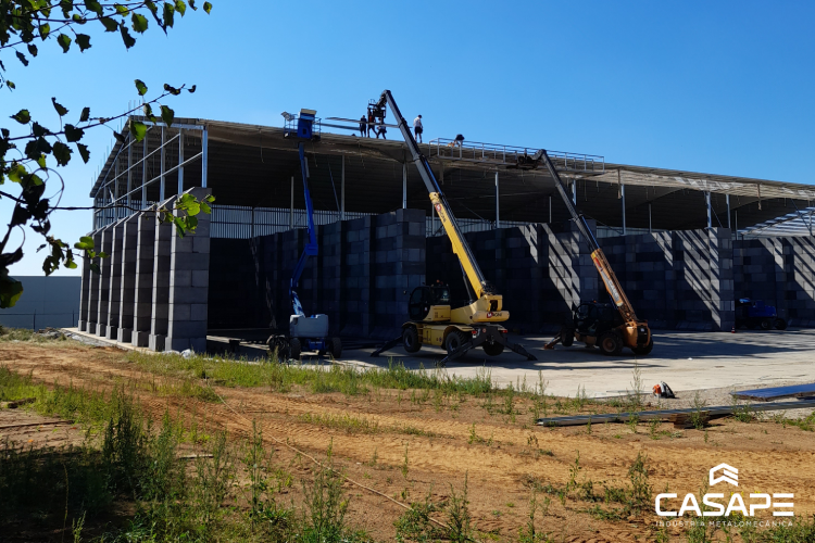 Cobertura metálica - Armazém industrial