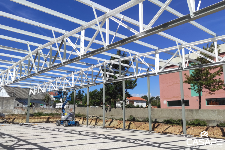 Edifício metálico comercial