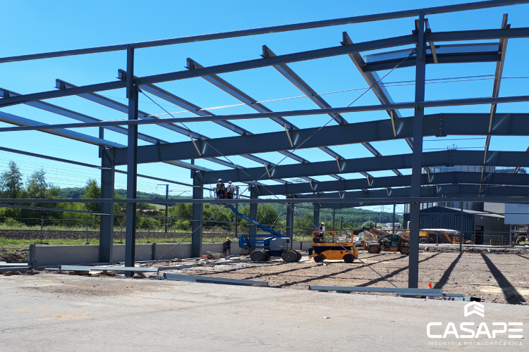 Estrutura metálica - Ampliação de armazém